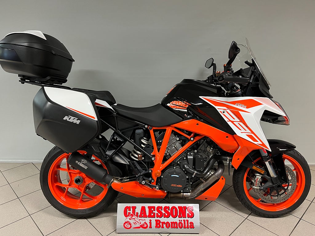 KTM 1290 Super Duke GT 