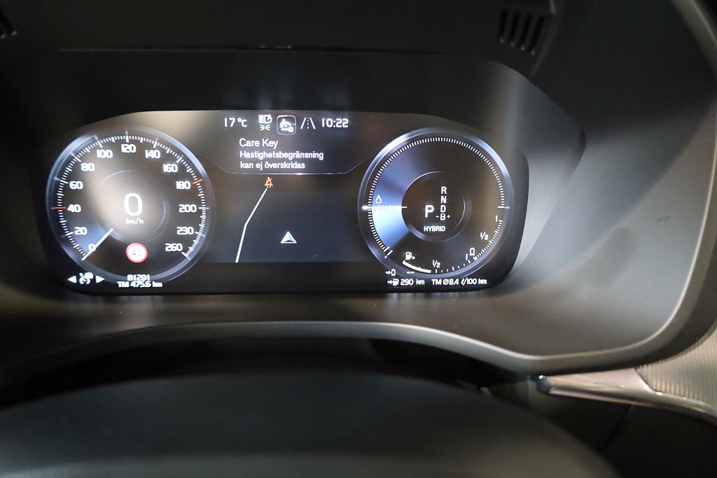 Volvo XC60 Recharge T6 AWD AUT R-Design Pano H&K Navi Kamera 2021