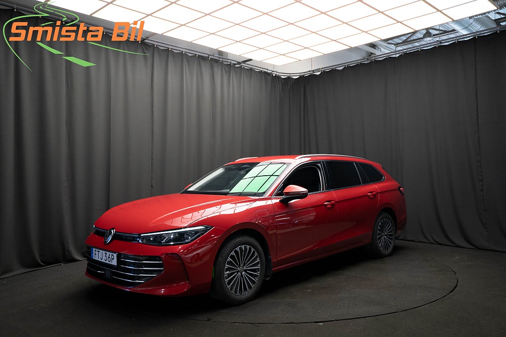 Volkswagen Passat Variant eHybrid ELEGANCE LÄDER DRAG MASSAGE 360° MOMS