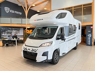 Husbil-alkov Adria CORAL XL 660 SL