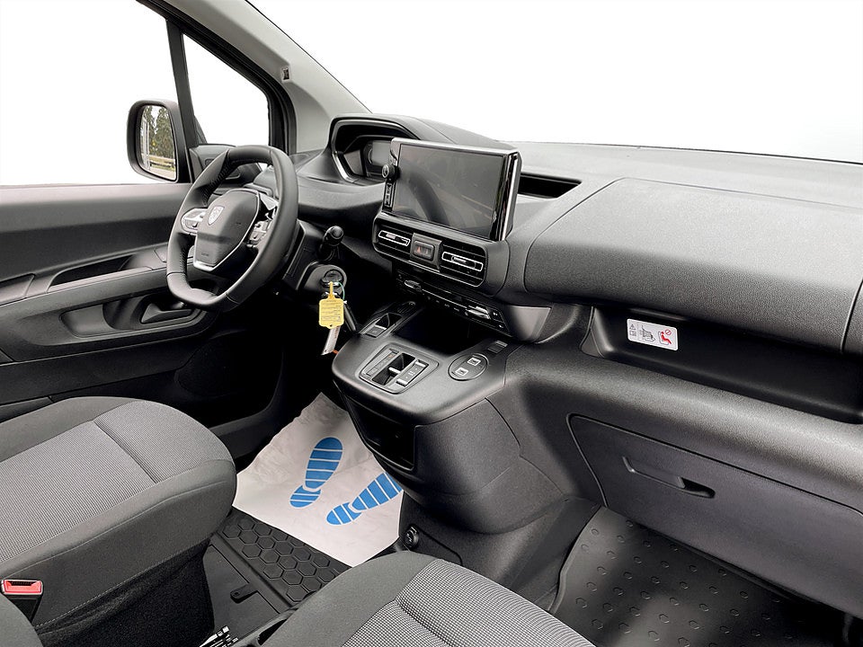Bild på Peugeot Partner Crew Cab 130hk Aut - EDITION! SERVICE & V-HJUL INGÅR!
