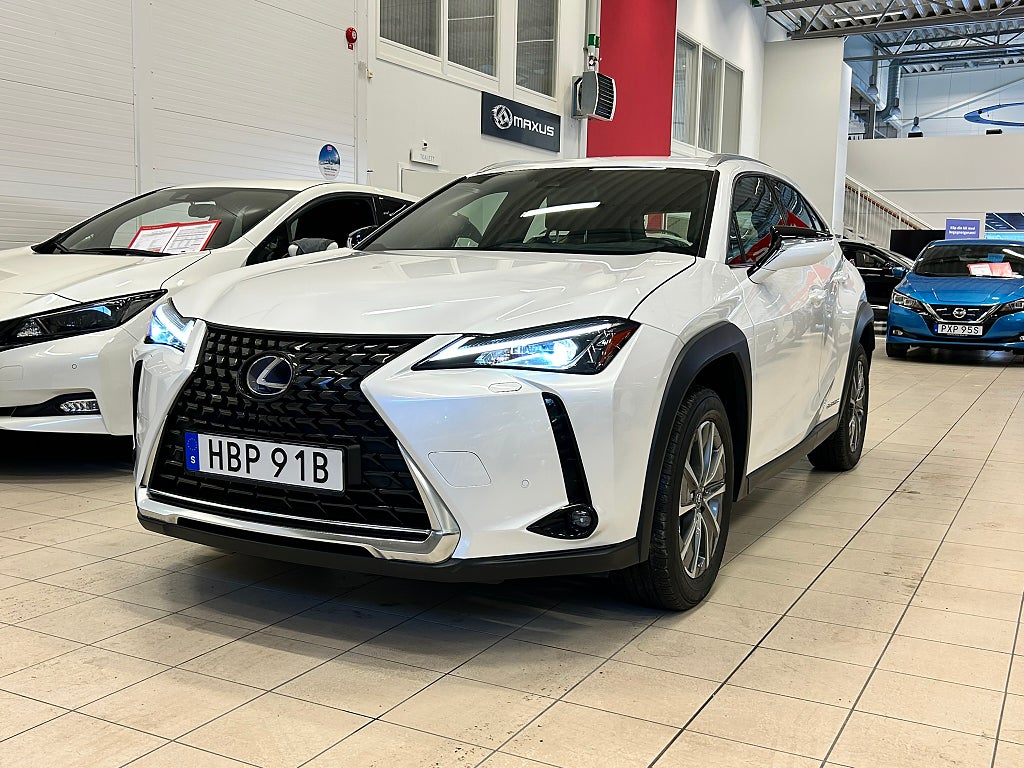 Lexus UX 300e Premium 54 kWh Läder Carplay Rattvärme