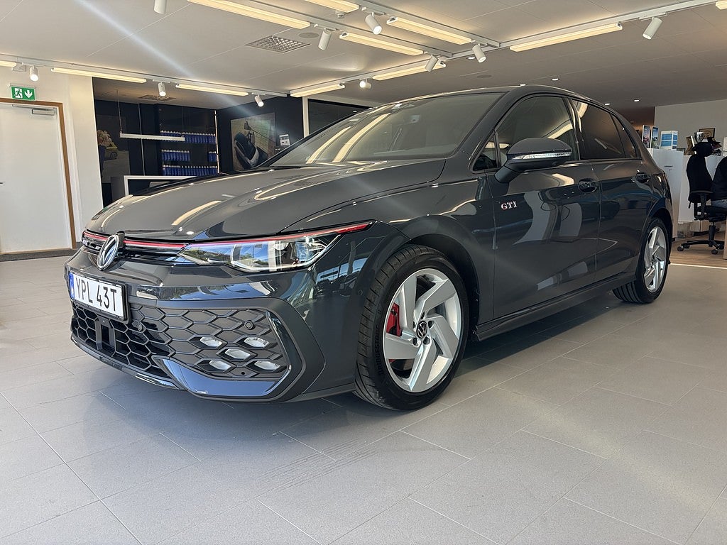 Volkswagen Golf Nya GTI 265 hk DSG JUNILEVERANS  * 3 595 kr/mån *