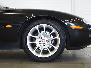 Sportkupé Jaguar XKR 8 av 20