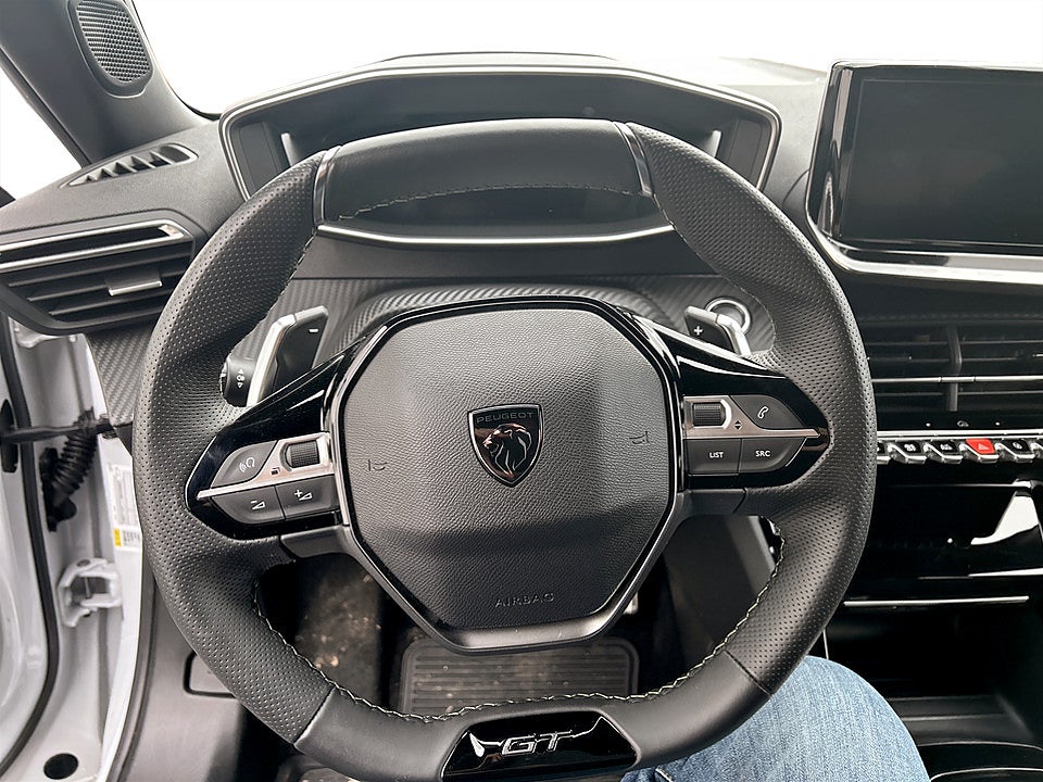 Bild på Peugeot 2008 GT 1.2 PT 130hk - BACKKAMERA, ELSTOL