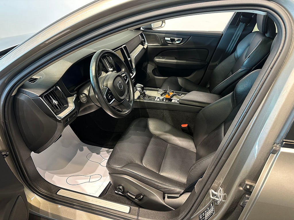 Volvo V60 Cross Country 2021 - miniatyr 5