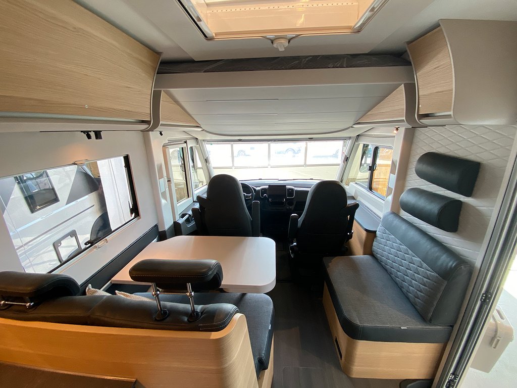 Adria Sonic Plus 700 SL / ALDE / Aut 180hk / Taksäng / Ugn - Adria