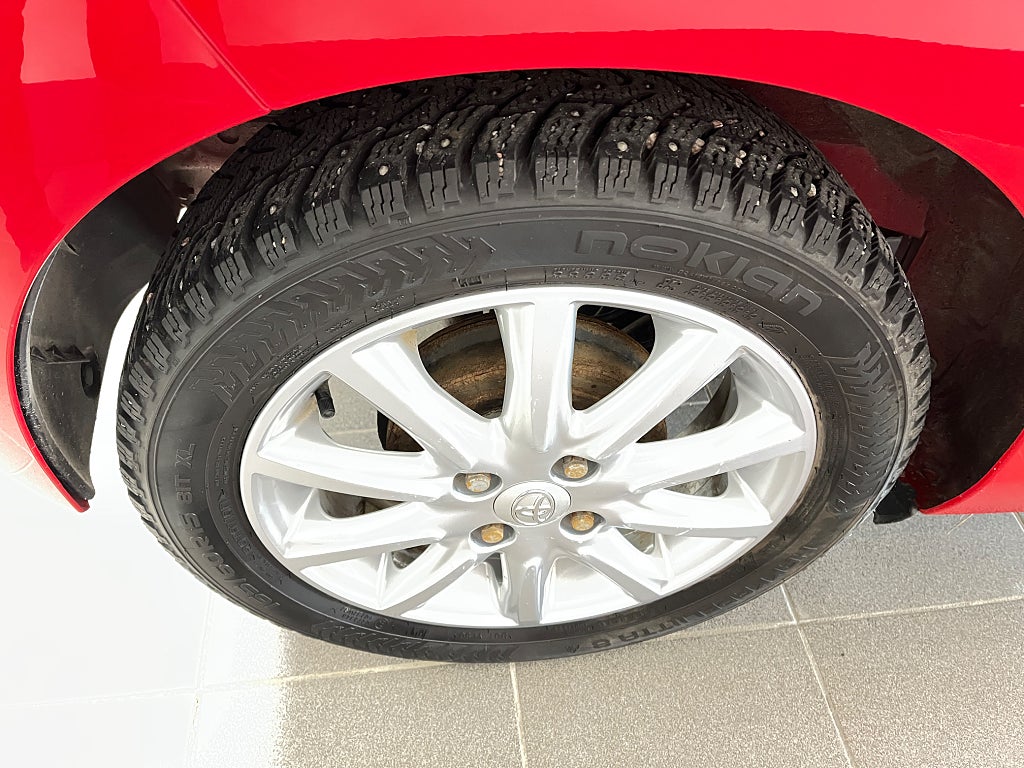 Toyota Aygo 5-dörrar 1.0 VVT-i X-PLAY / Kamera/ CarPlay/ V-hjul thumbnail