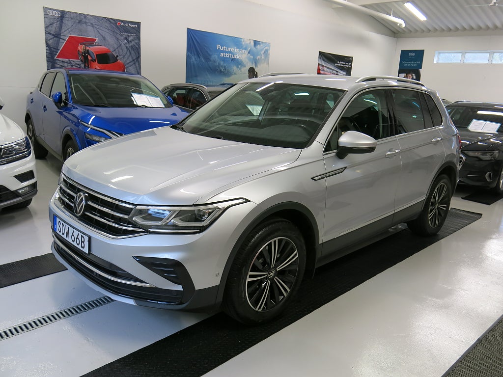 Volkswagen Tiguan 2.0 TDI 4Motion Elegance Värmare DSG Drag 200HK
