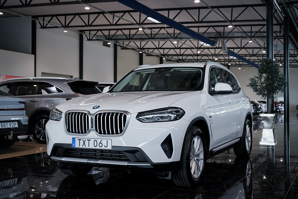BMW X3 xDrive30e Steptronic | Pano | Drag | Kamera | Skinn |