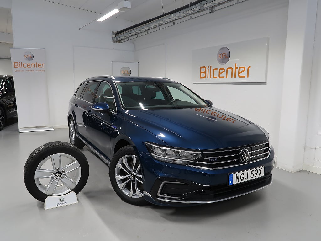 Volkswagen Passat GTE 1.4 TSI V-Däck ingår Skinn-Drag-Kamera-Värmare-CarP
