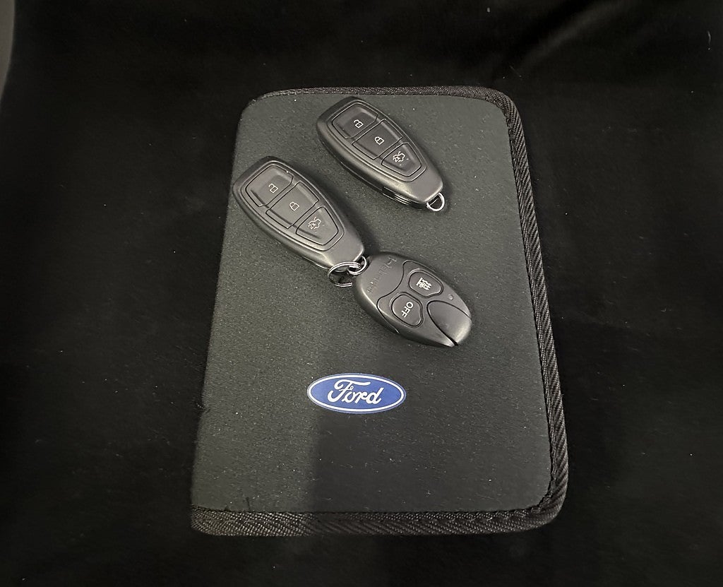 Ford Focus Kombi 1.0 EcoBoost Titanium Plus | HUD | VÄRMARE | DRAG