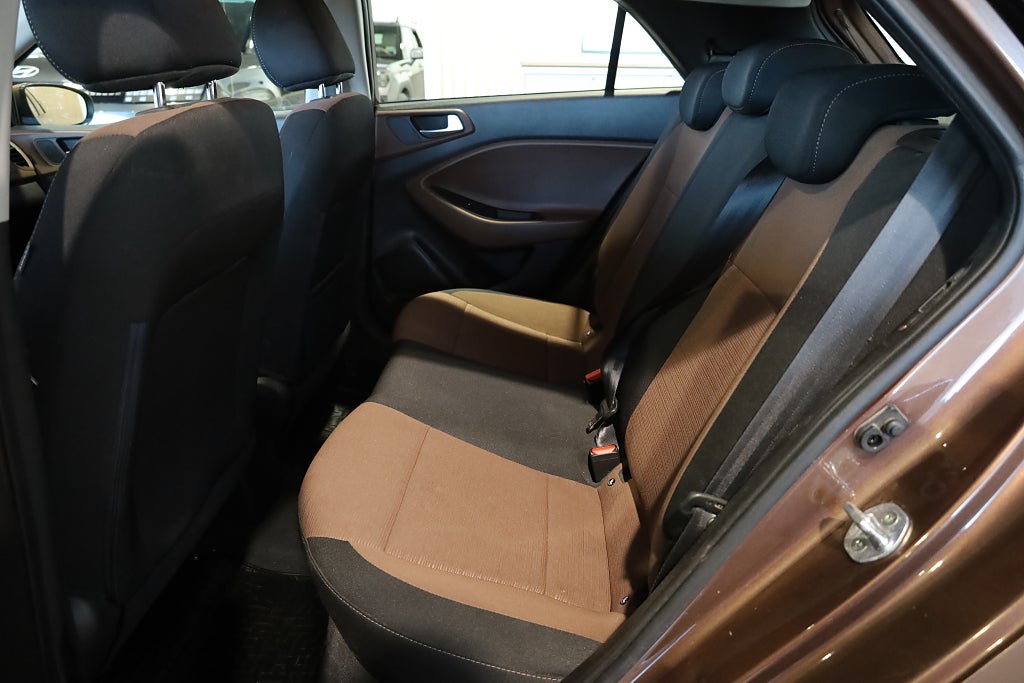 Hyundai i20 1,2 84hk ComfortPlus Blåtand PDC Rattvärme 2016