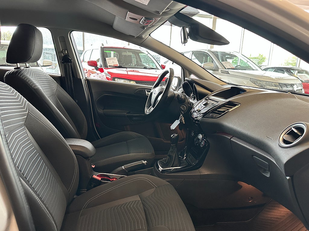 Ford Fiesta 2015 - miniatyr 11
