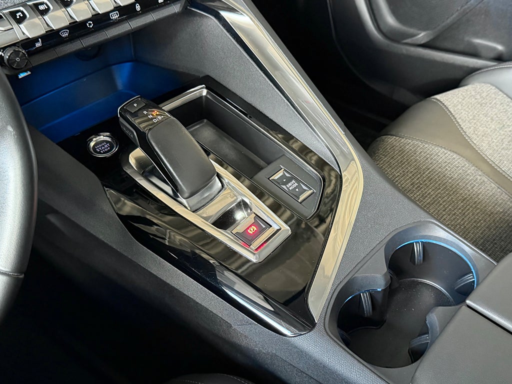 Peugeot 3008 GT HYBRID Aut Farthållare Dragkrok Carplay Navigation bild 18