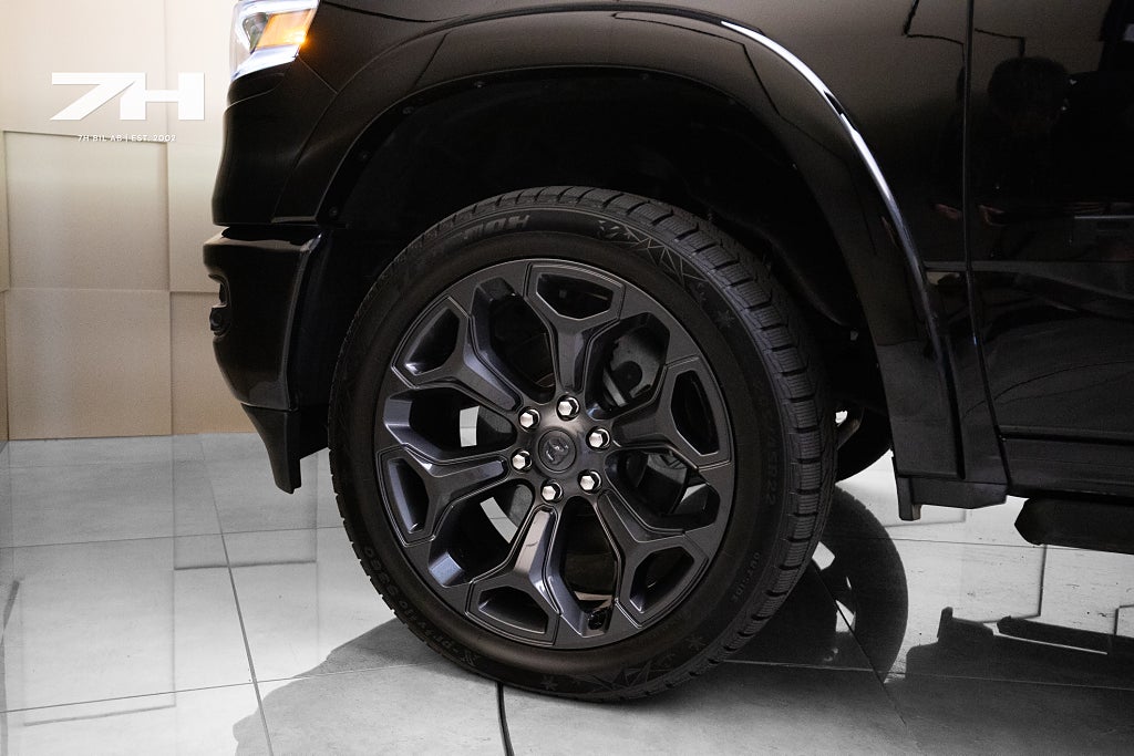 Dodge Ram 1500 Crew Cab 5.7 V8 HEMI Limited Night / Luftj / H&K / Flak
