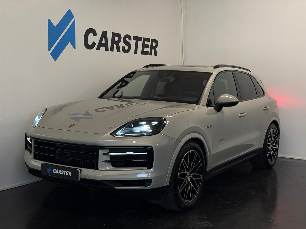 Porsche Cayenne E-Hybrid / Adaptiv Luftfjädring / HuD / Se utrustning