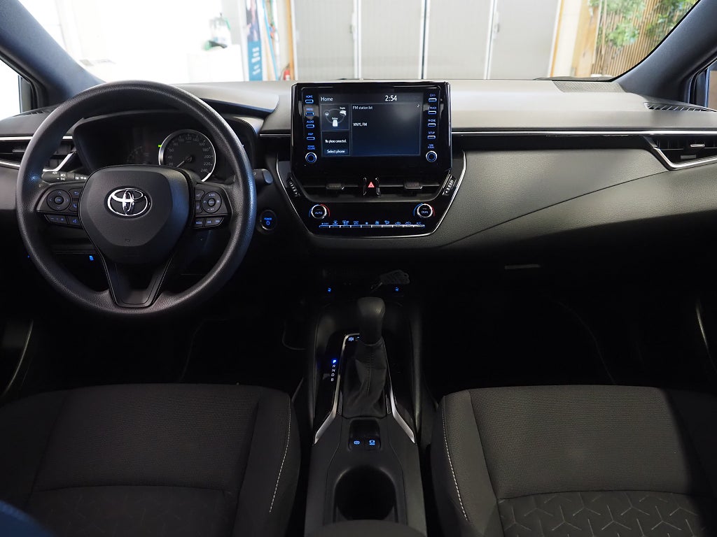 Toyota Corolla Hybrid e-CVT Life 122hk Backkamera Låga mil!