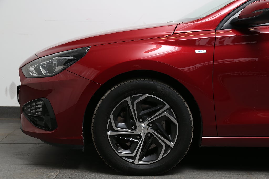 Hyundai i30 1,0 T-GDI 120hk MHEV Essential Aut 5d Kamera Drag 2022