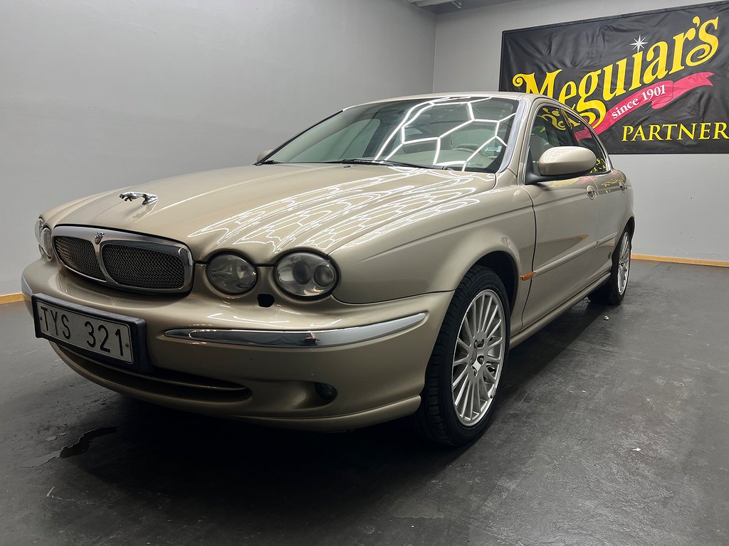 Jaguar X-Type 2.1 V6, 13700MIL. Mkt bra skick.Besiktigad 