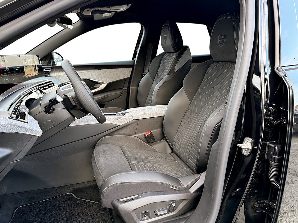 Bild på Peugeot E-3008 4x4 GT Ultimate - DEMO