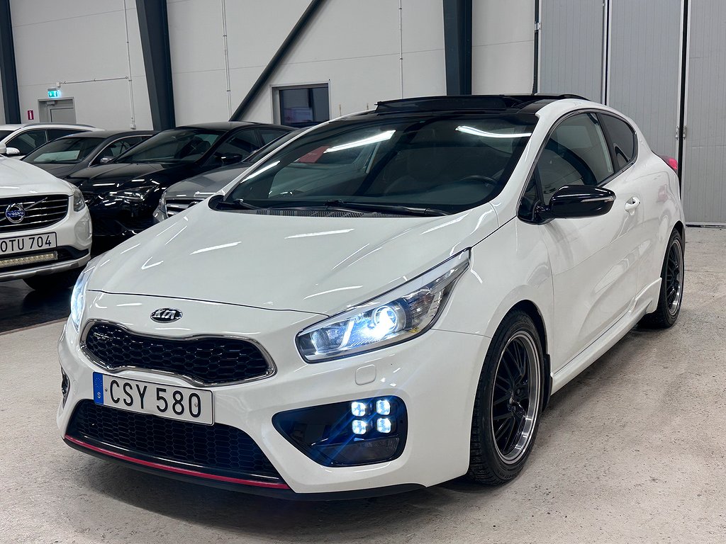 Kia Pro_Cee´d GT 1.6 GDI 204HK PANO BKAM NAVI KEYLESS RATTVÄ