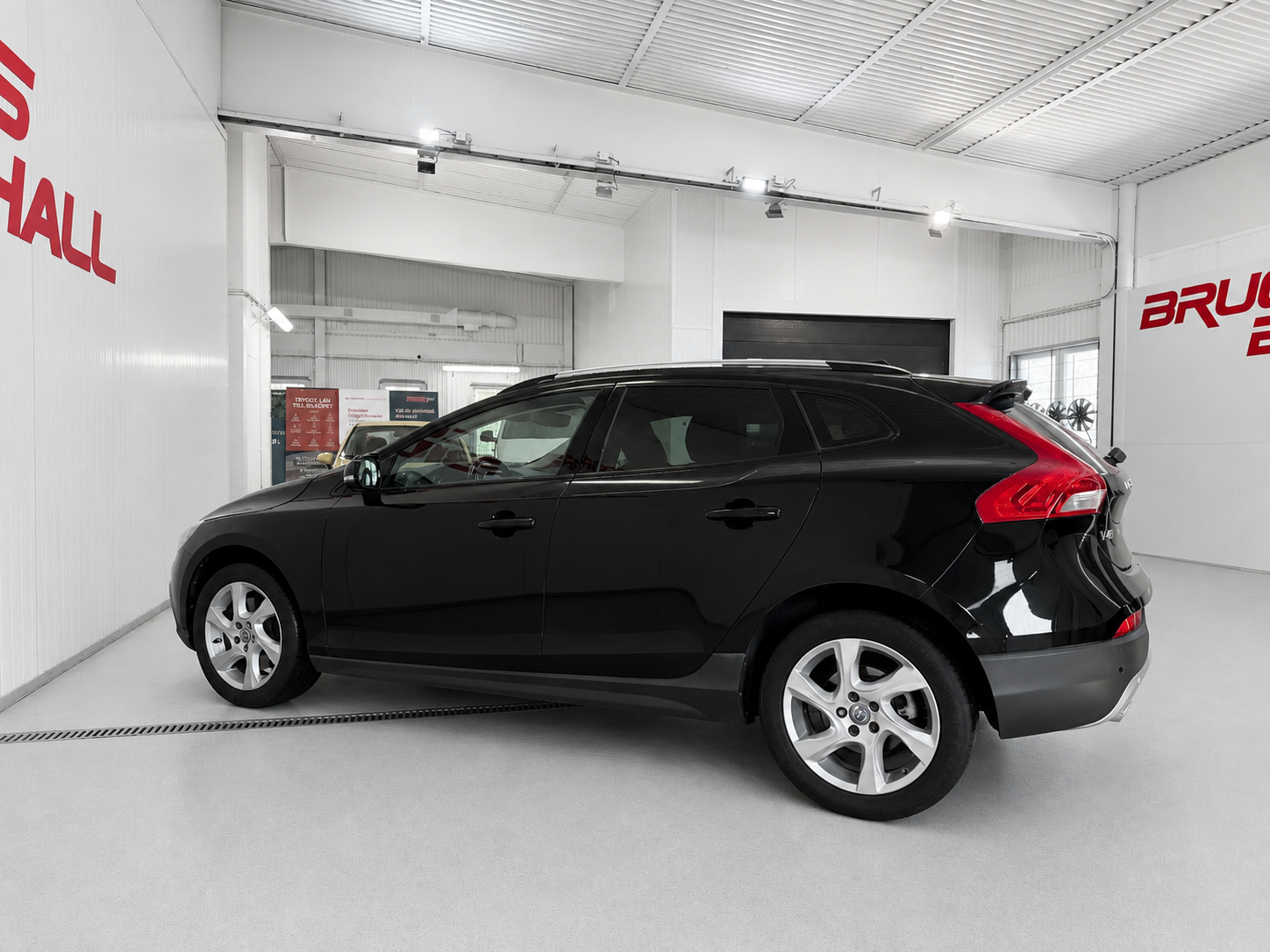 Volvo V40 Cross Country 2016, bild 3/41