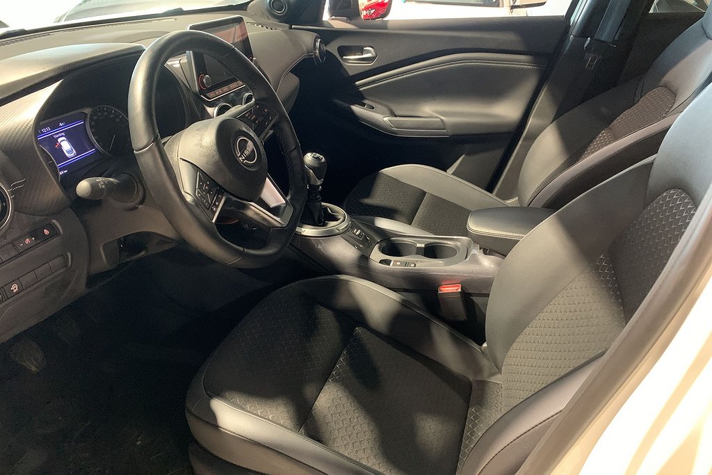 Nissan Juke 1,0 DIG-T 114 hk 6MT N-Connecta Navi Kamera 2024