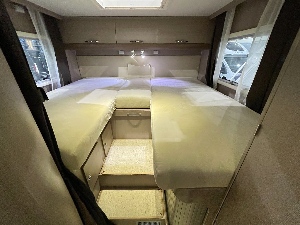 Adria Matrix Supreme 687 SL / ALDE / Taksäng / Solcell /Ugn /  - Adria