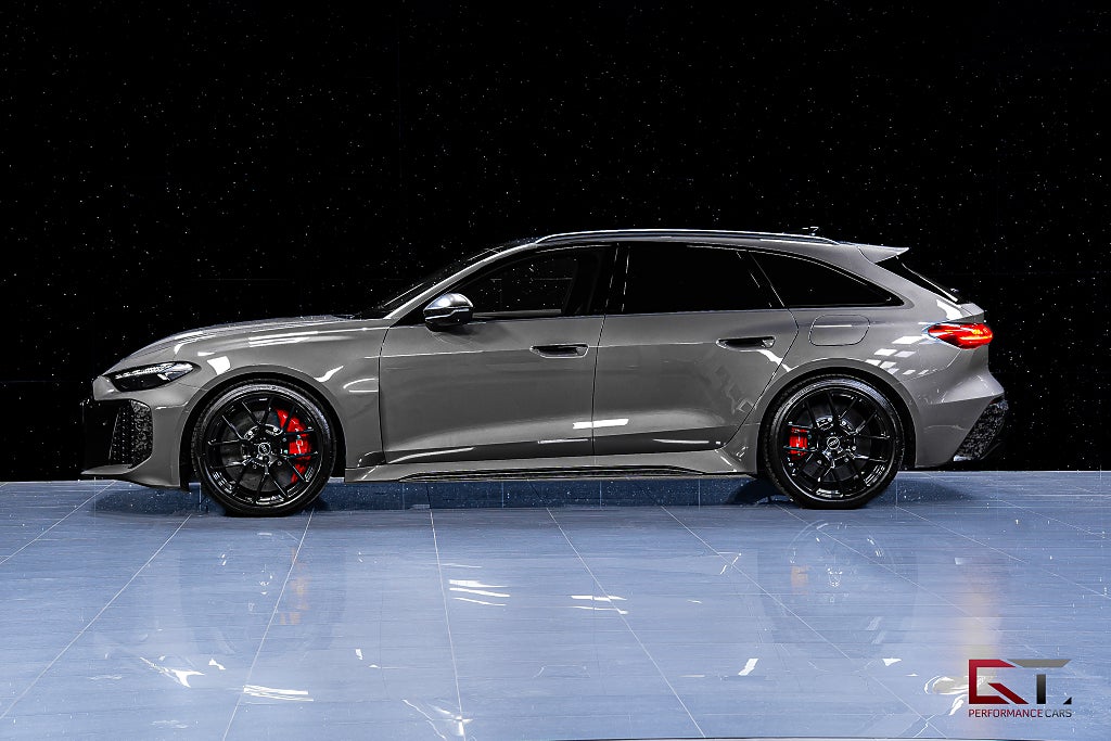 Audi RS5 Avant MOMS Keramiska Sport-paket Kamouflage Pano Drag