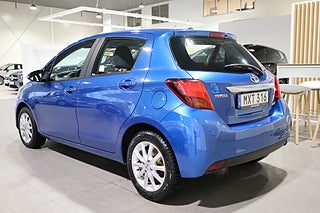 Halvkombi Toyota Yaris 3 av 21