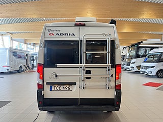 Husbil-halvintegrerad Adria TWIN 600 SP AXESS 5 av 25