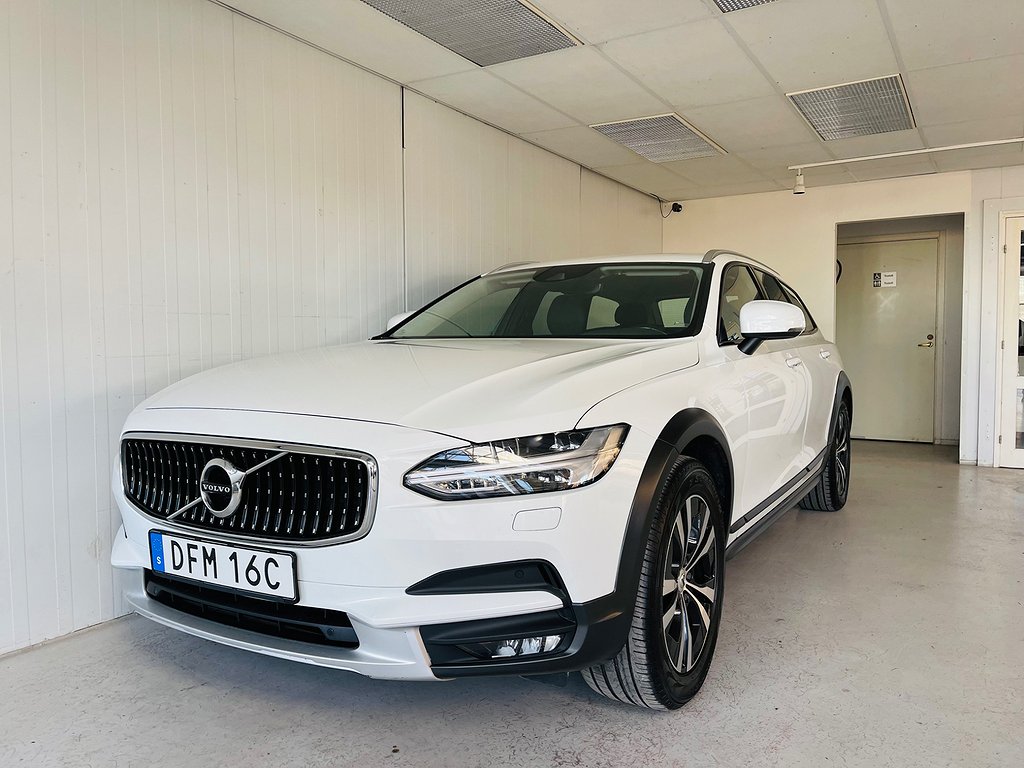 Volvo V90 Cross Country D4 AWD 190HK Automat Advanced SE III Skinn Drag GPS 