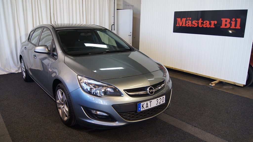 Opel Astra 1.6 Enjoy Vinterhjul Dubb