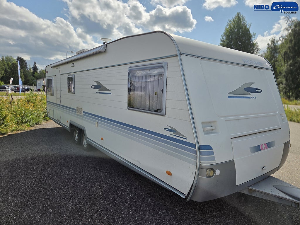 Adria UNICA C 743 PU