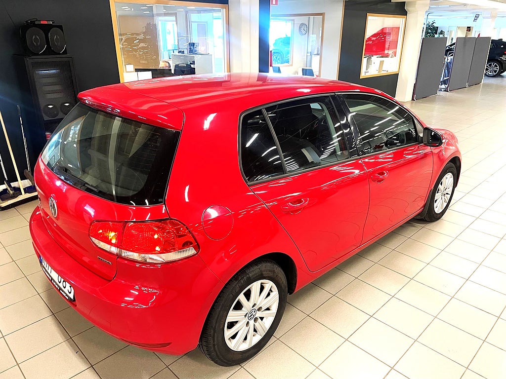 Volkswagen Golf 1,6 Nybesiktigad