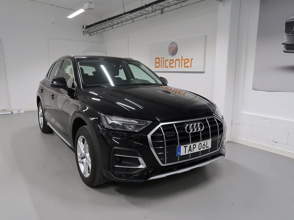 Audi Q5 *3,99% RÄNTA* 45 TFSI Quattro V-Däck ingår Drag-Pano-Vä