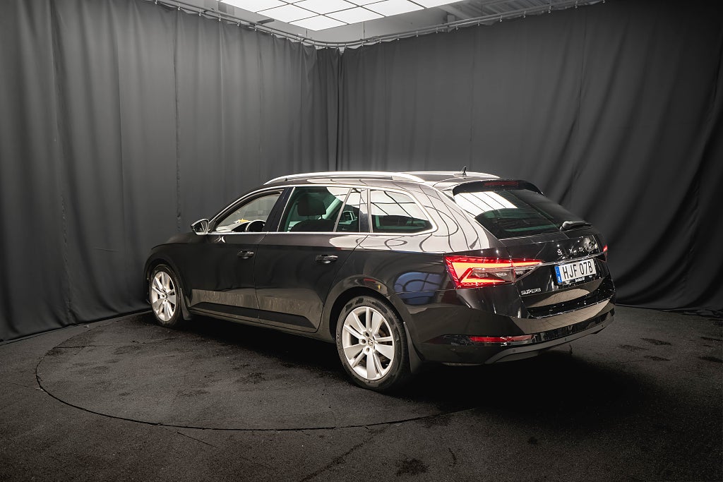 Skoda Superb TSI BUSINESS STYLE PANO B-VÄRM DRAG KAMERA CANTON