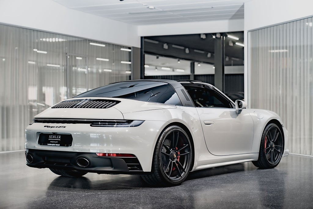 Gallery image 3 of 21