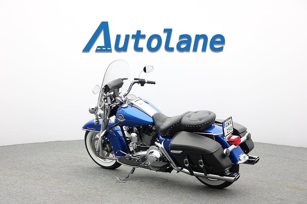 Harley-Davidson Road king Clasic * Vance & Hines sidoväskor motorbåge
