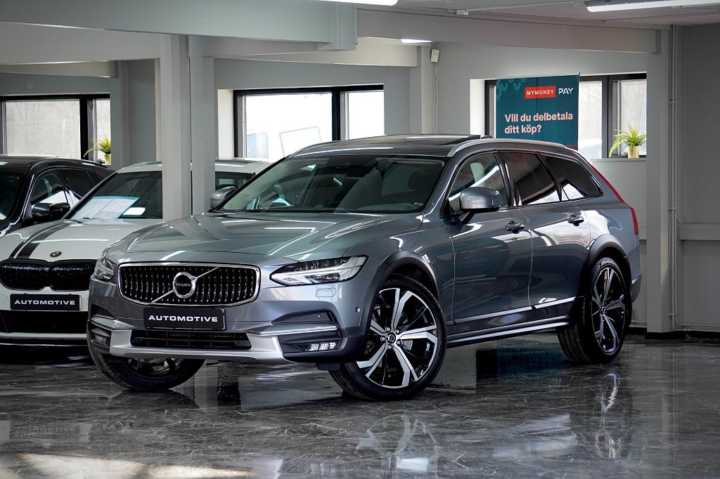 Volvo V90 Cross Country D4 AWD Inscription Pro Pano B&W HuD B-kamera Drag