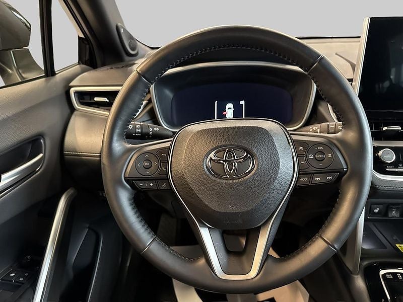 Toyota Corolla Cross 2023 - miniatyr 10