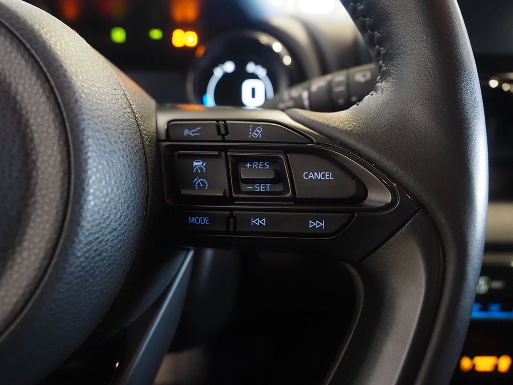 Toyota Yaris Hybrid CVT Style 116hk | Backkamera | JBL 2020