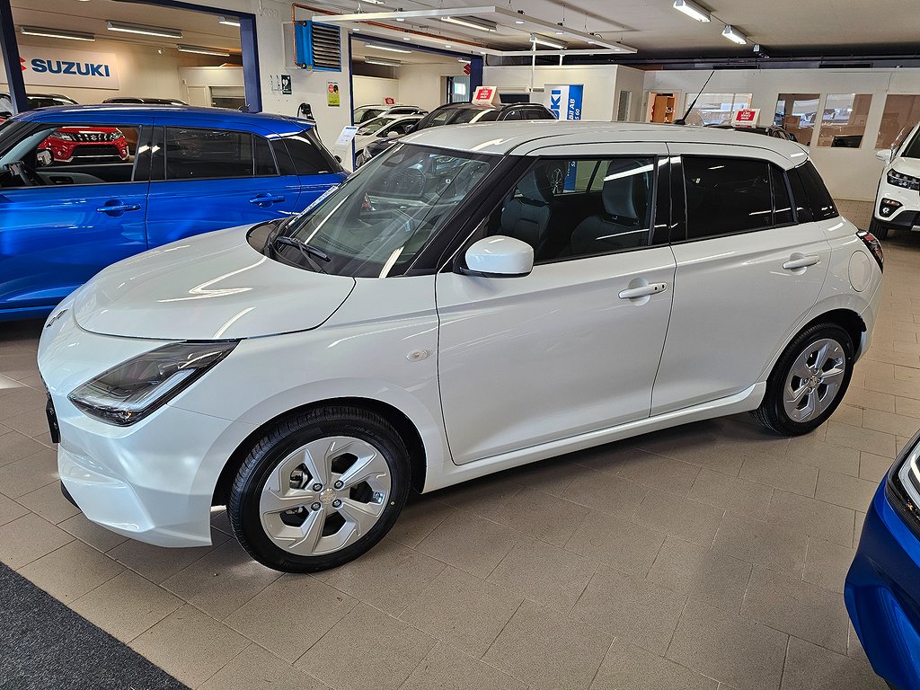 Suzuki Swift 1.2 82hk Hybrid Select Vinterhjul/Service ingår