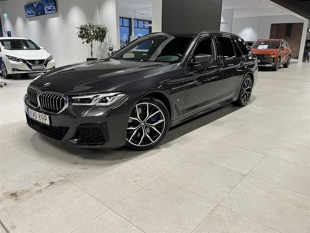 BMW 540 i xDrive Touring Innovation Edition Drag 19 Navigation Automat