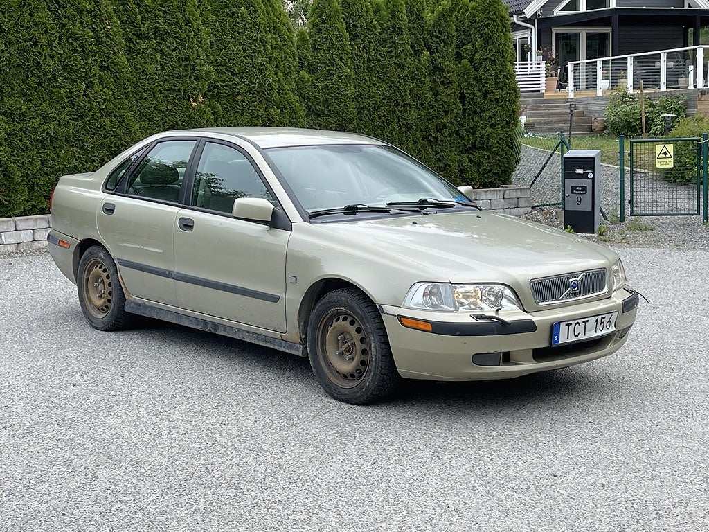 Volvo S40 2.0 Manuell, 136hk, besiktad,  2002