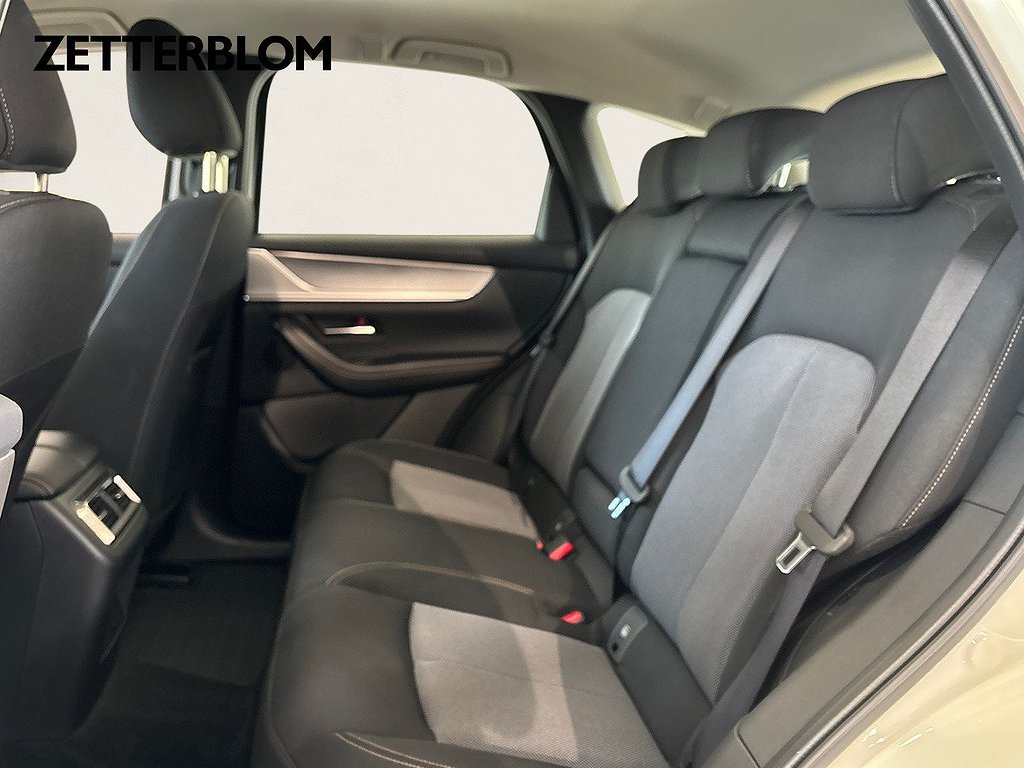 SUV Mazda CX-60 8 av 16