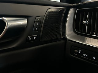 Volvo XC60 Recharge T8 AWD R-Design S&V-hjul/Carplay/MOMS/Pano