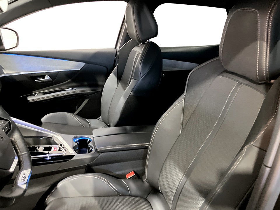 Bild på Peugeot 3008 GT 1.2 PT 130hk Aut B-KAMERA CARPLAY