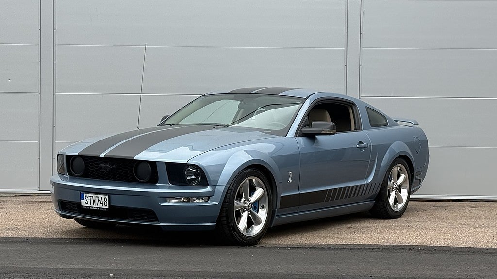 Ford Mustang GT4,6L V8 / Påkostad / Manuell / Mycket fin